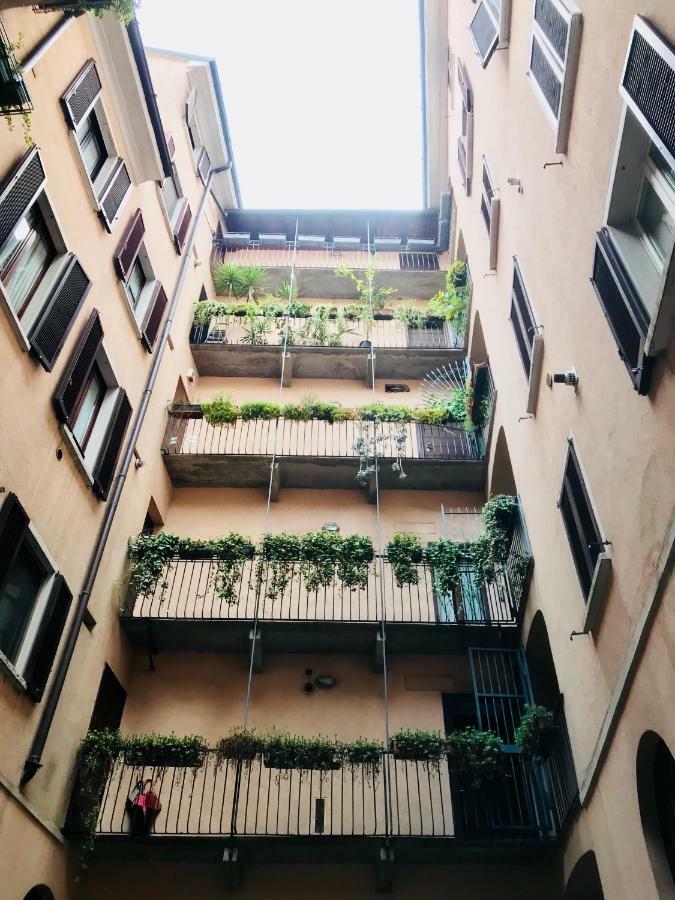 Comecasa Duomo - San Babila Lovely Apartment Milánó Kültér fotó